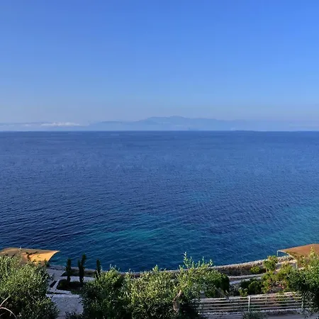 Villa Dinos
